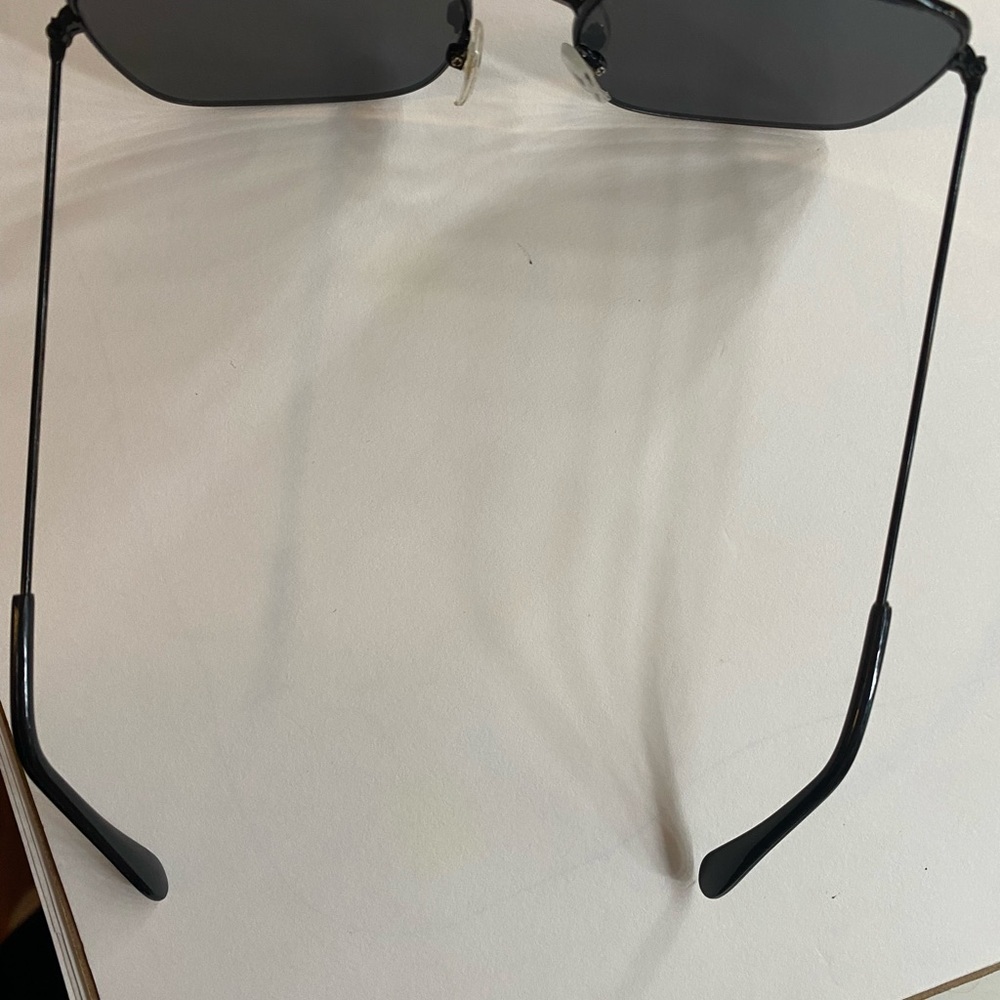 Black Oversized Square Sunglasses - Classic Women Accessories - Picture 3 of 7